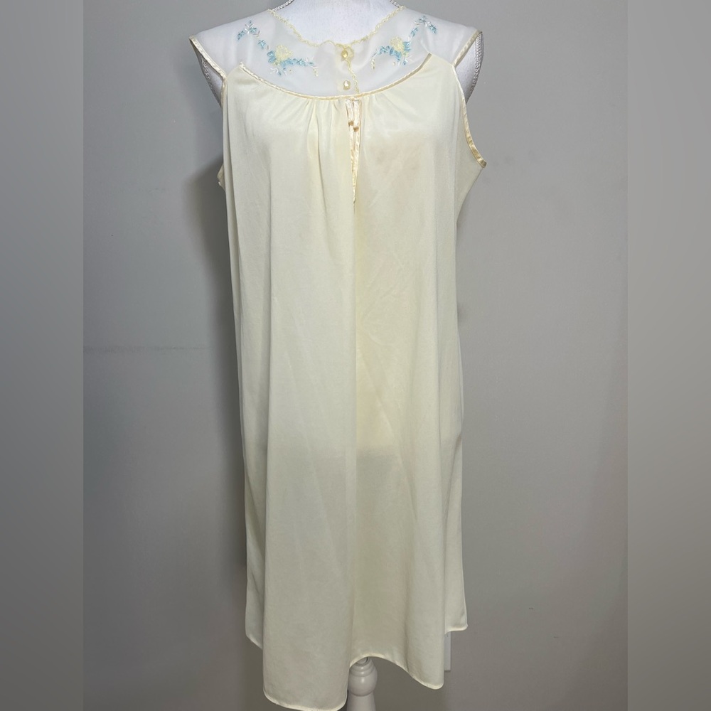 Vintage 1970s ‘Grant Co - Isis’ Light Yellow Slip Dress/Nightgown
